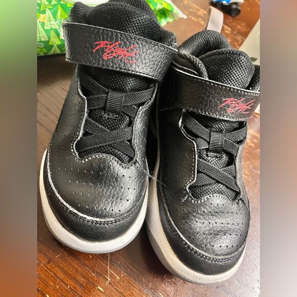 Jordan little kids Sz 11 max aura - Picture 1 of 7